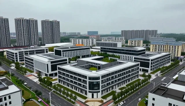 技术咨询如何解决业务合作中的创新实践难题？