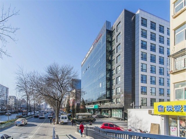 东营多层不锈钢屋面夹芯板施工